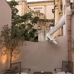 La Dependance Ξενοδοχείο 4*