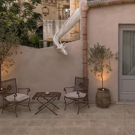 Hotell La Dependance 4*