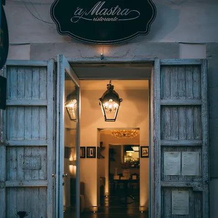 Hotel La Dépendance 4*