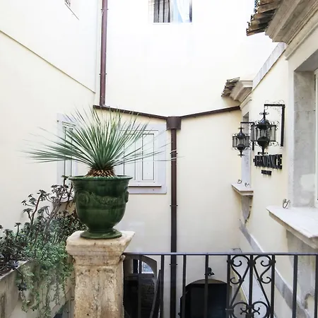 Szálloda La Dependance Noto